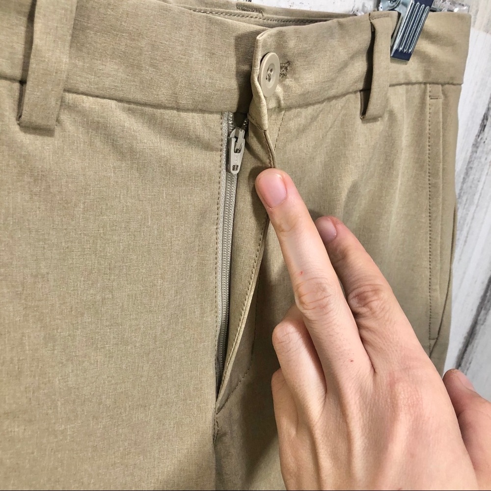 Vineyard Vines 10” Preformance Breaker Khaki NWT - Picture 5 of 13